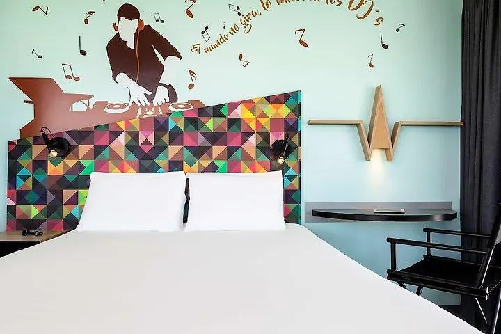 Ibis Styles Merida Galerias 호텔