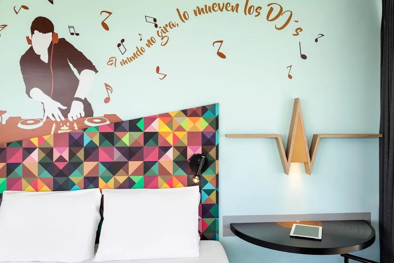 Ibis Styles Merida Galerias 호텔
